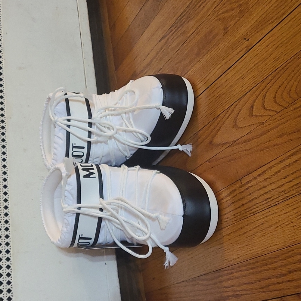 Moon Boot